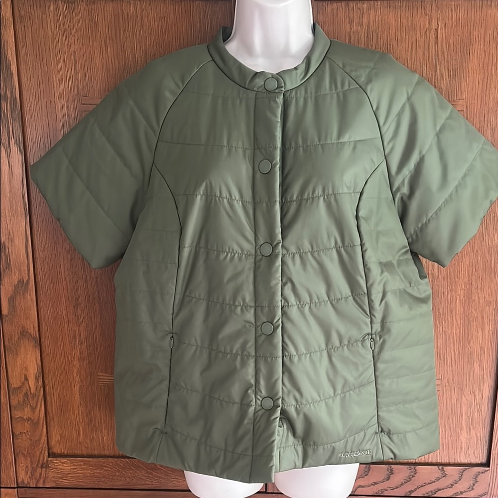 LL Bean Short Sleeve Collarless Puffer. Size Medium, Olive Color. New with Tag